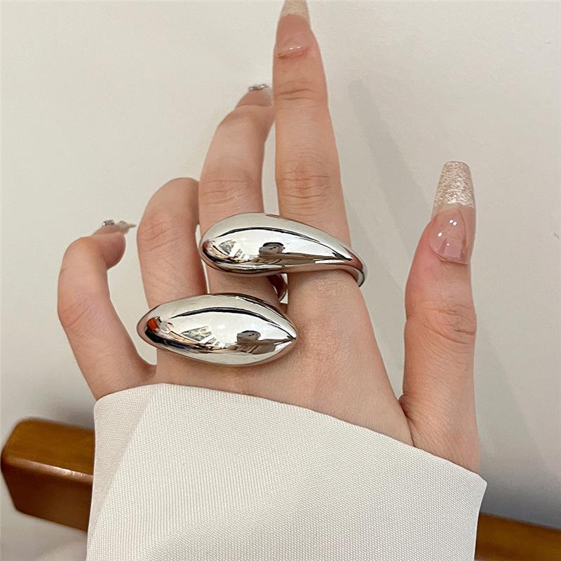 Exaggerated Personality Smooth Surface Metal Geometric Water Drop Shape Opening Rings for Women Designer Jewelry Accessory Gift resizable
Exaggerated Personality Smooth Surface Metal Geometric Water Drop Shape Opening Rings for Women Designer Jewelry Accessory Gift resizable