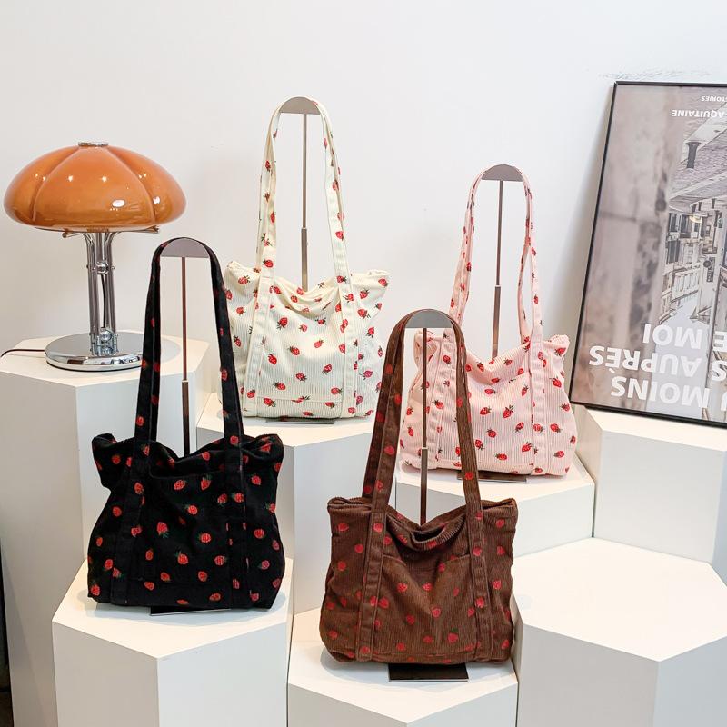 Personalized and Fashionable One-shoulder Shopping Bag Summer New Beautiful Strawberry Print High-value Simple Casual Tote Bag
Personalized and Fashionable One-shoulder Shopping Bag Summer New Beautiful Strawberry Print High-value Simple Casual Tote Bag