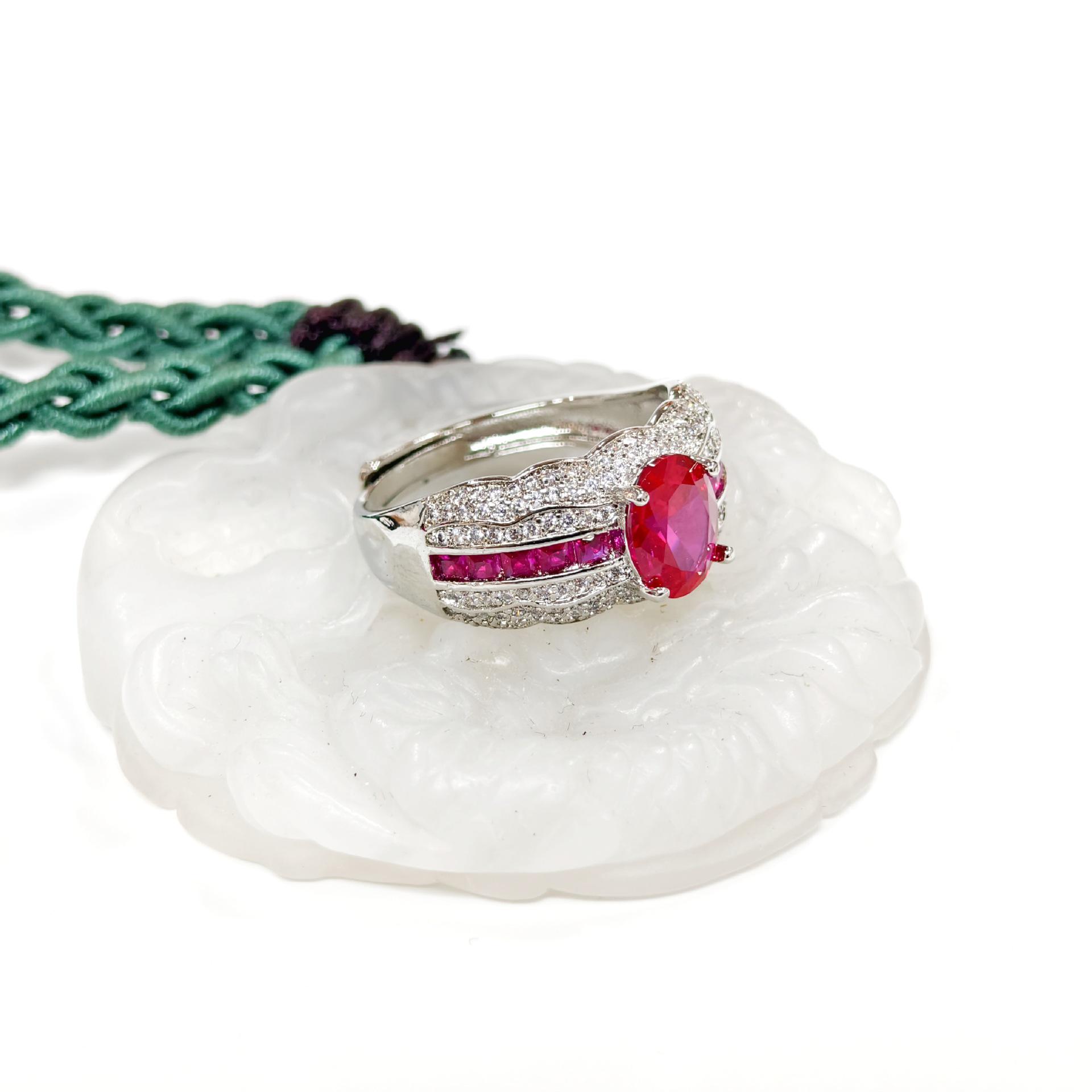 Кольцо Gusien Vintage с красным цирконом - Корейский дизайн, Легкая роскошь, Модное чувство высокого класса
Кольцо Gusien Vintage с красным цирконом - Корейский дизайн, Легкая роскошь, Модное чувство высокого класса