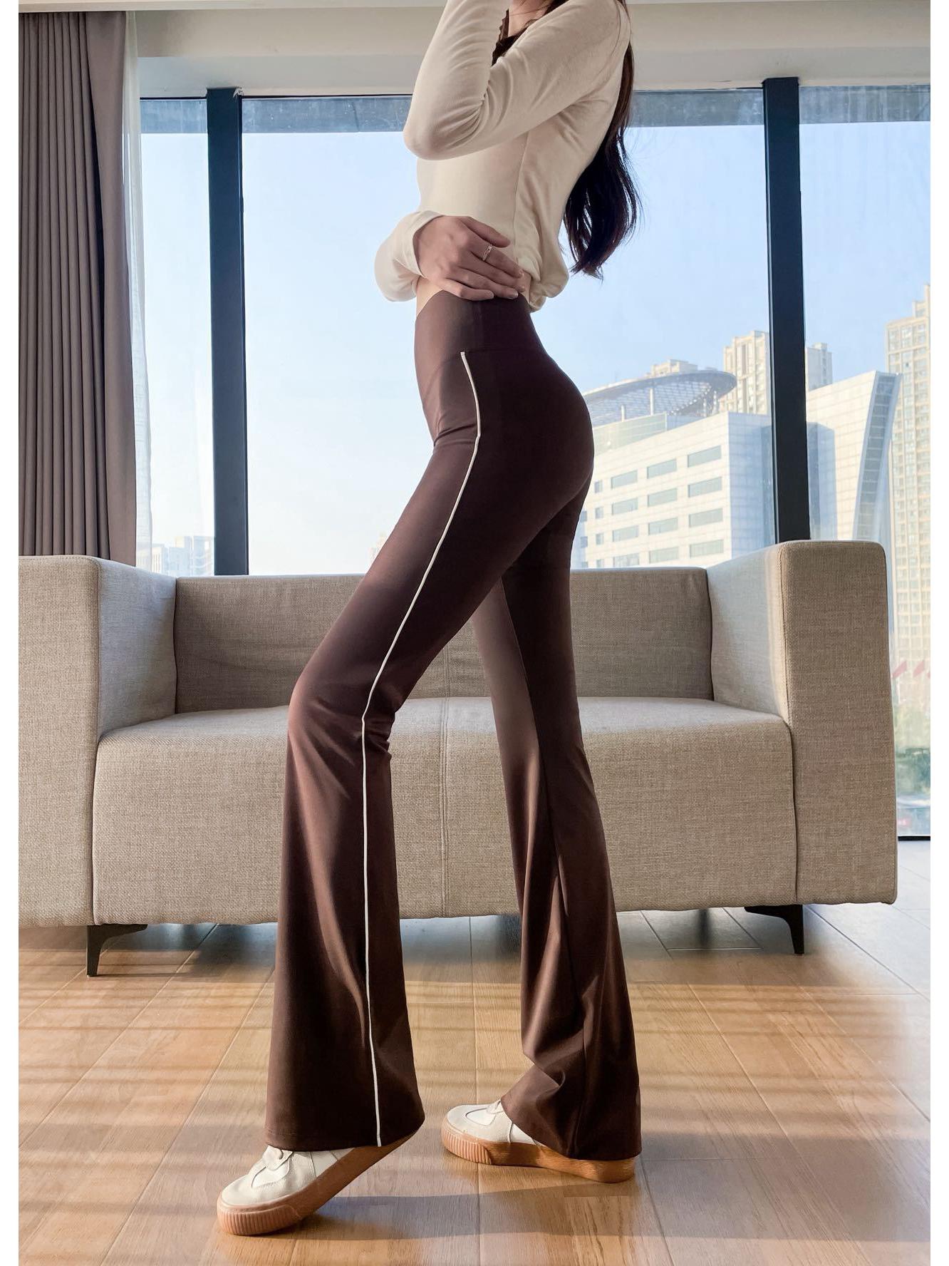 2026 New Arrival Thin Stripe Color Block Flare Pants L (100-120) коричневий
2026 New Arrival Thin Stripe Color Block Flare Pants L (100-120) коричневий