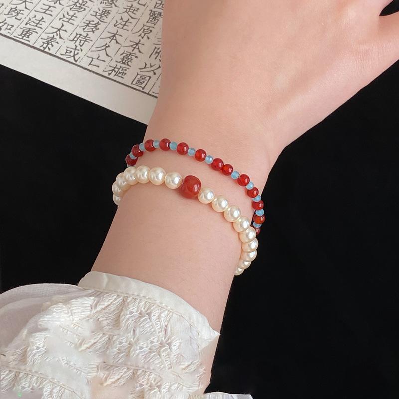 Pearl beaded bracelet retro simple high-end bracelet fashionable versatile light luxury temperament jewelry women
Pearl beaded bracelet retro simple high-end bracelet fashionable versatile light luxury temperament jewelry women
