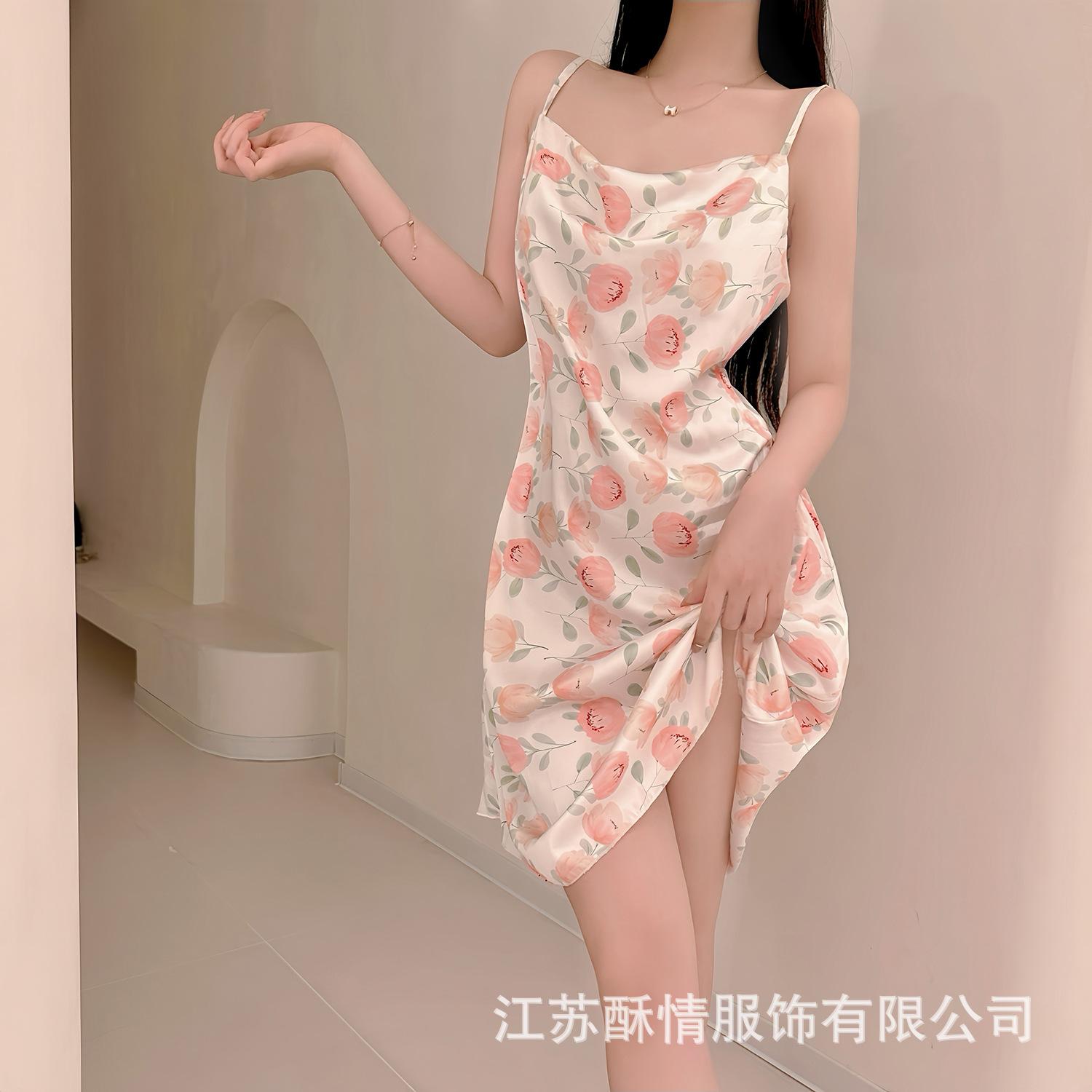 Sexy suspender tube top rose floral skirt slim and thin fabric smooth and comfortable suspender nightdress set one size fits all (40-65kg ) шампанского
Sexy suspender tube top rose floral skirt slim and thin fabric smooth and comfortable suspender nightdress set one size fits all (40-65kg ) шампанского