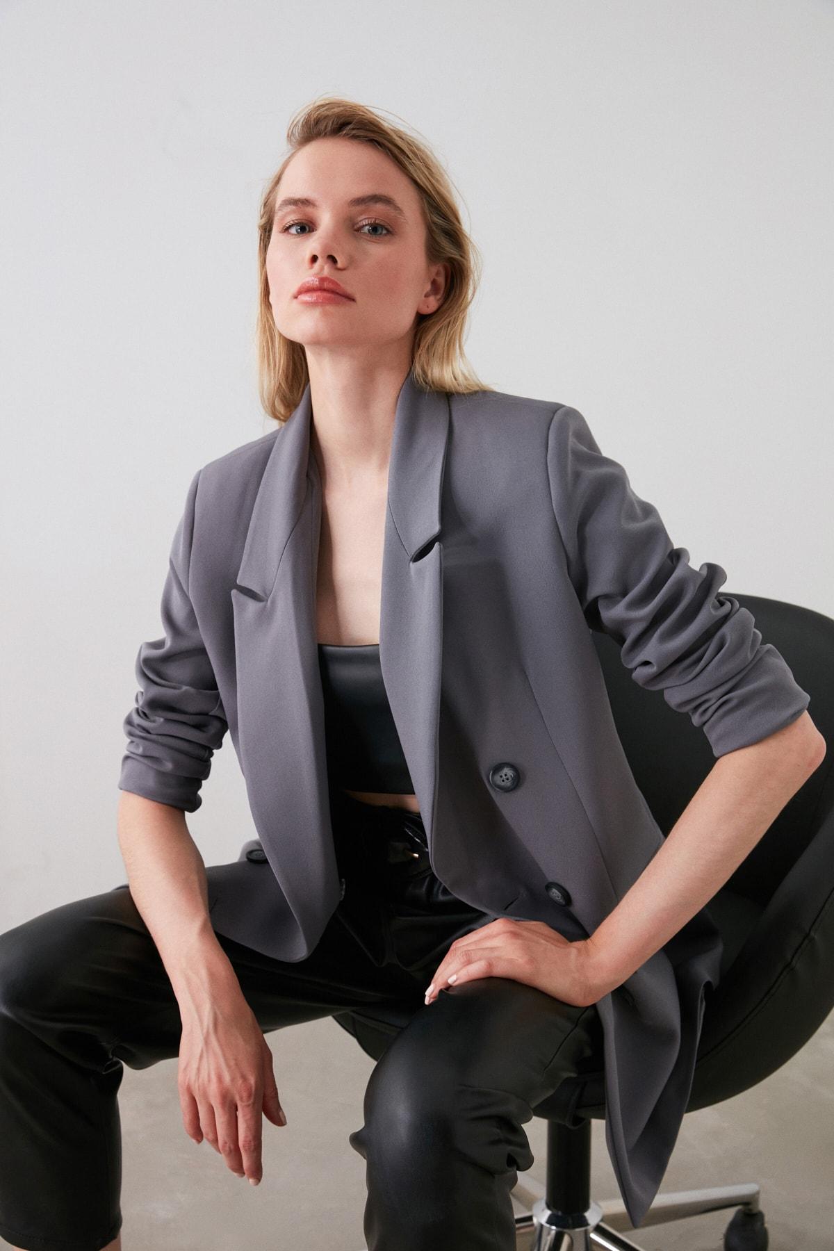 Women s Fashion New Blazer Jacket Gray Oversize Lined Double Breasted Closure Woven Blazer Jacket 2XS сірий
Women s Fashion New Blazer Jacket Gray Oversize Lined Double Breasted Closure Woven Blazer Jacket 2XS сірий