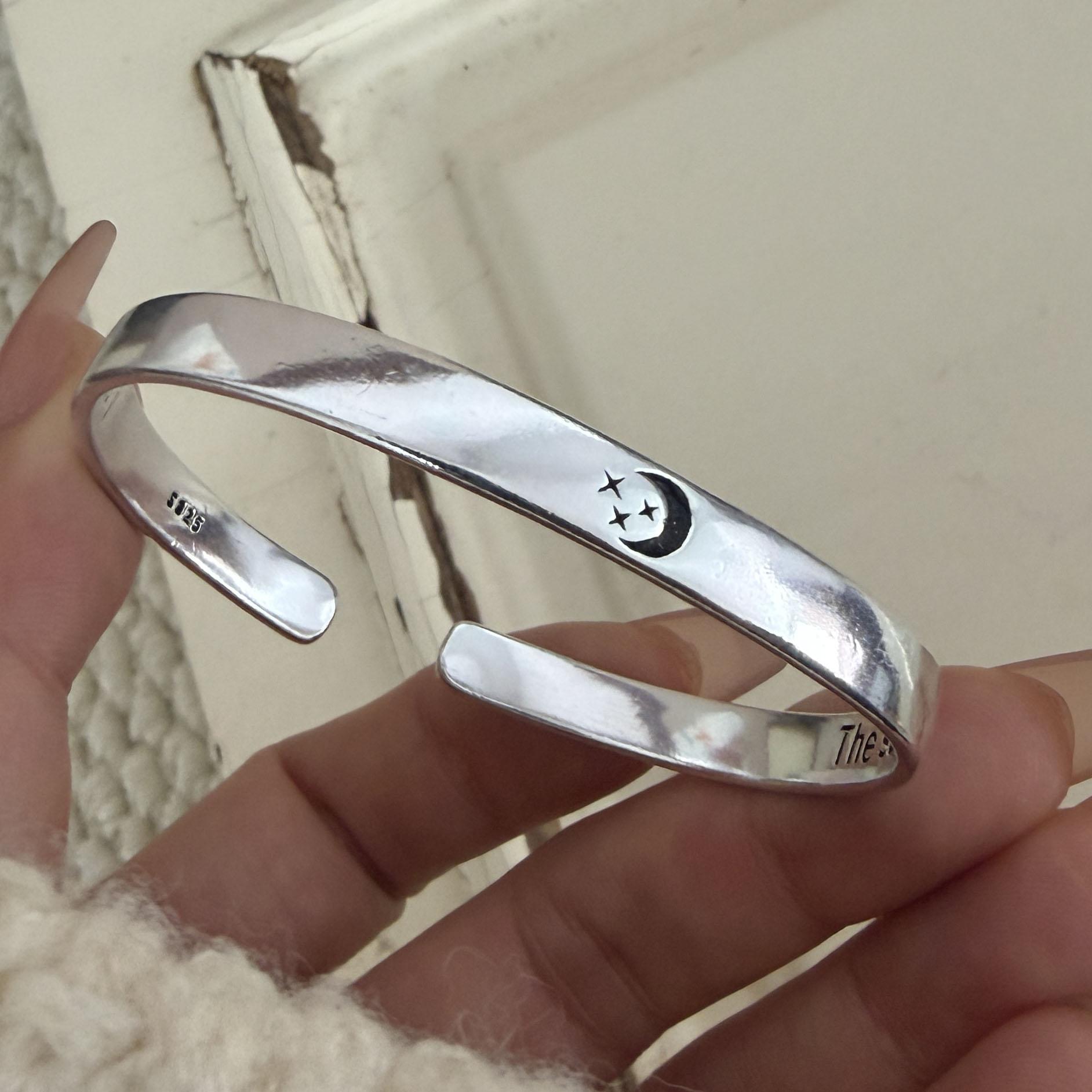 100% Solid 925 Sterling Silver Retro Bracelet for Women Men Vintage Handmade Moon Sun Couple Simple Bracelet Birthday Gift
100% Solid 925 Sterling Silver Retro Bracelet for Women Men Vintage Handmade Moon Sun Couple Simple Bracelet Birthday Gift