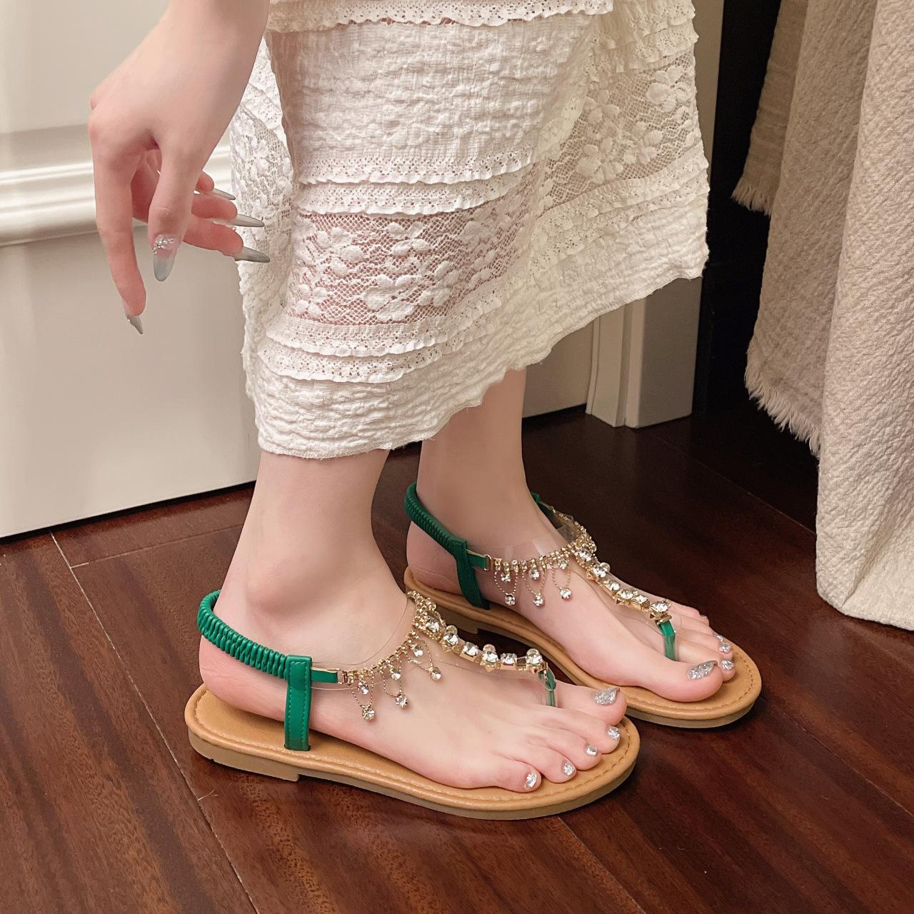 Large size casual flat toe sandals women s summer 2025 new Korean version elastic foot cover rhinestone beach sandals 42 білий
Large size casual flat toe sandals women s summer 2025 new Korean version elastic foot cover rhinestone beach sandals 42 білий