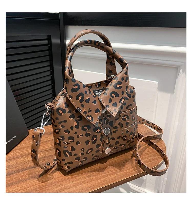 Compact Solid PU Zipper Square Top-Handle Bags 2026 High Quality Soft Crossbody Bags Unique Design Sweet Ladies Shoulder Bags
Compact Solid PU Zipper Square Top-Handle Bags 2026 High Quality Soft Crossbody Bags Unique Design Sweet Ladies Shoulder Bags