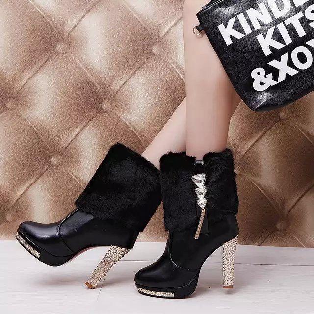 Women s Lightweight Comfortable Thick Sole Cold Warm Padded Snow Boots Non-slip Wear-resistant Outdoor Sports High-heeled Martin Cotton Boots 41 чорний
Women s Lightweight Comfortable Thick Sole Cold Warm Padded Snow Boots Non-slip Wear-resistant Outdoor Sports High-heeled Martin Cotton Boots 41 чорний