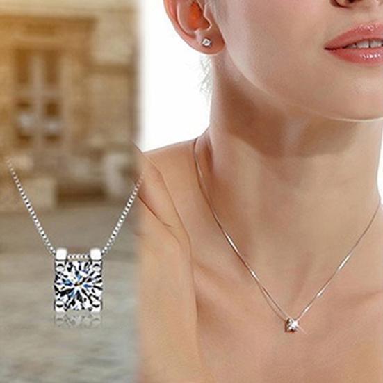 Clavicle Chain Pendant Rhinestone Inlaid Attractive Alloy Necklace Jewelry Accessories for Party
Clavicle Chain Pendant Rhinestone Inlaid Attractive Alloy Necklace Jewelry Accessories for Party