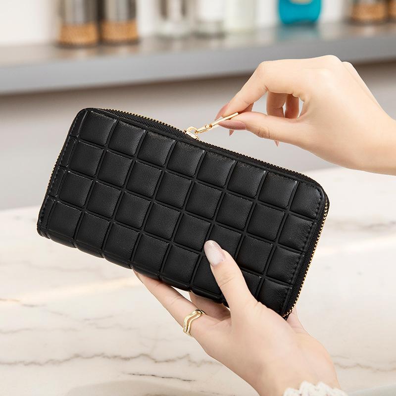 New wallet women s zipper long mobile phone bag large capacity organ card bag diamond fashionable versatile clutch bag бронзовий
New wallet women s zipper long mobile phone bag large capacity organ card bag diamond fashionable versatile clutch bag бронзовий