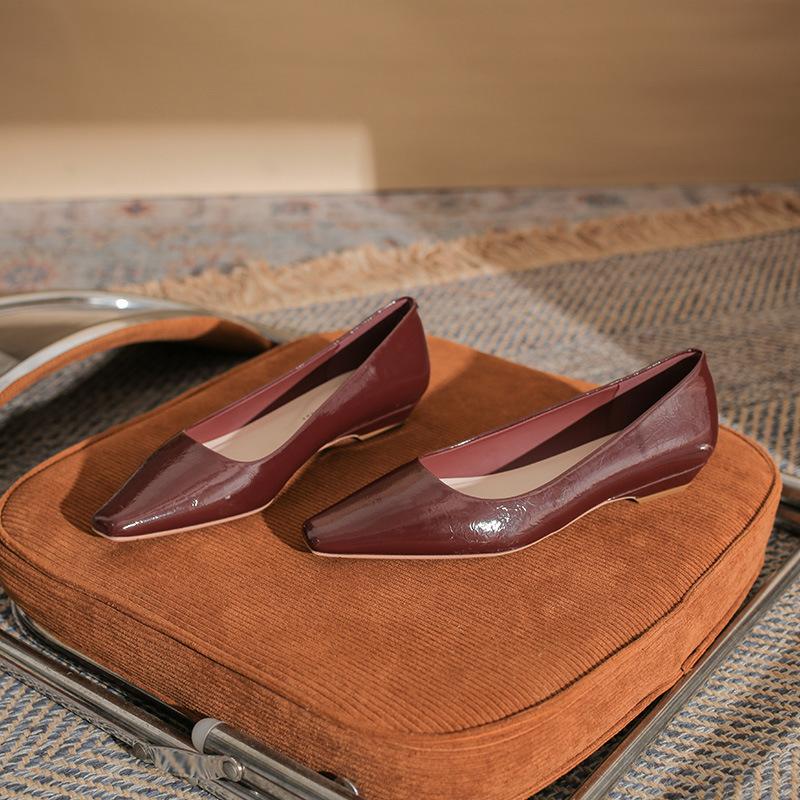 2201 fashion show women s shallow mouth small square head flat bottom women s single shoes new patent leather versatile single shoes women 34
2201 fashion show women s shallow mouth small square head flat bottom women s single shoes new patent leather versatile single shoes women 34