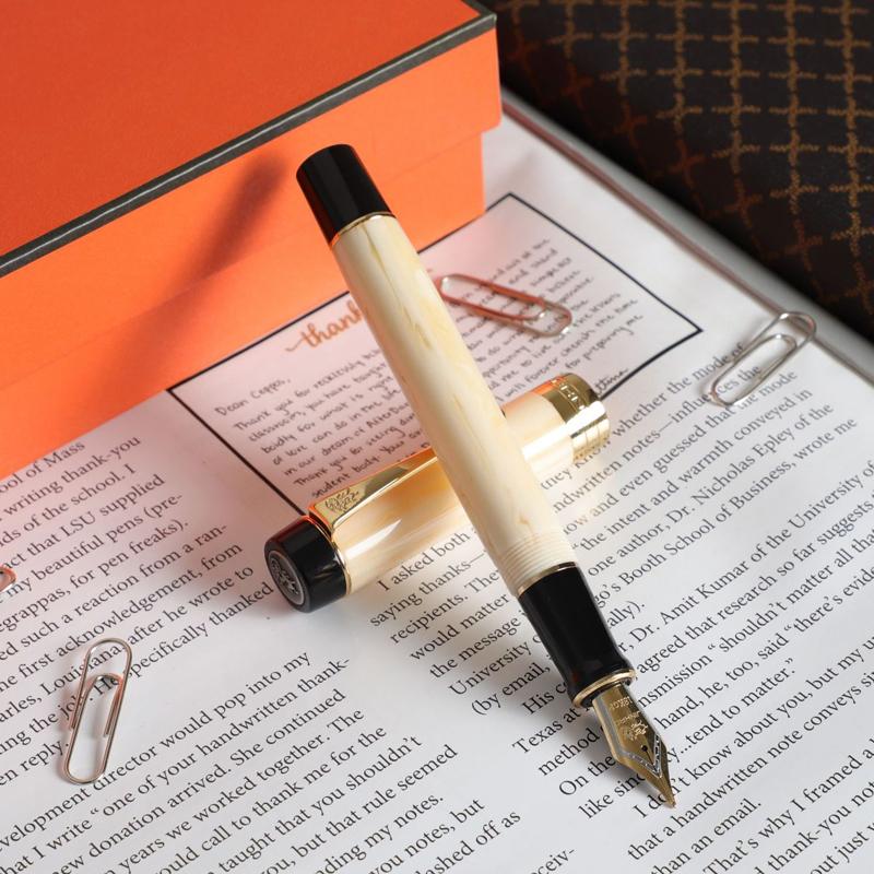 Jinhao 100 Столітня смоляна пір яна ручка EF/F/M/Вигнутий стрижень Золотий затискач Конвертер Багатоколірне письмо Подарункові ручки Для найкращої канцелярії Medium 0.8mm
Jinhao 100 Столітня смоляна пір яна ручка EF/F/M/Вигнутий стрижень Золотий затискач Конвертер Багатоколірне письмо Подарункові ручки Для найкращої канцелярії Medium 0.8mm