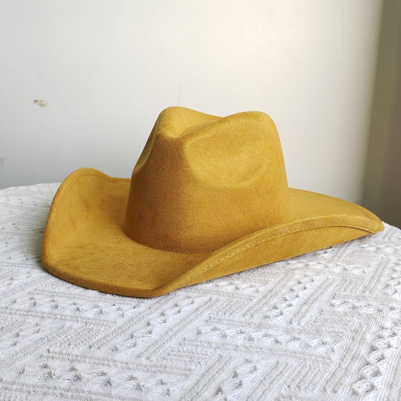 Western cowboy suede 9.5CM large brim fedora hat men and women cowboy hat fashion travel party hat wide brim hat cowboy new 2026 M56-58CM
Western cowboy suede 9.5CM large brim fedora hat men and women cowboy hat fashion travel party hat wide brim hat cowboy new 2026 M56-58CM