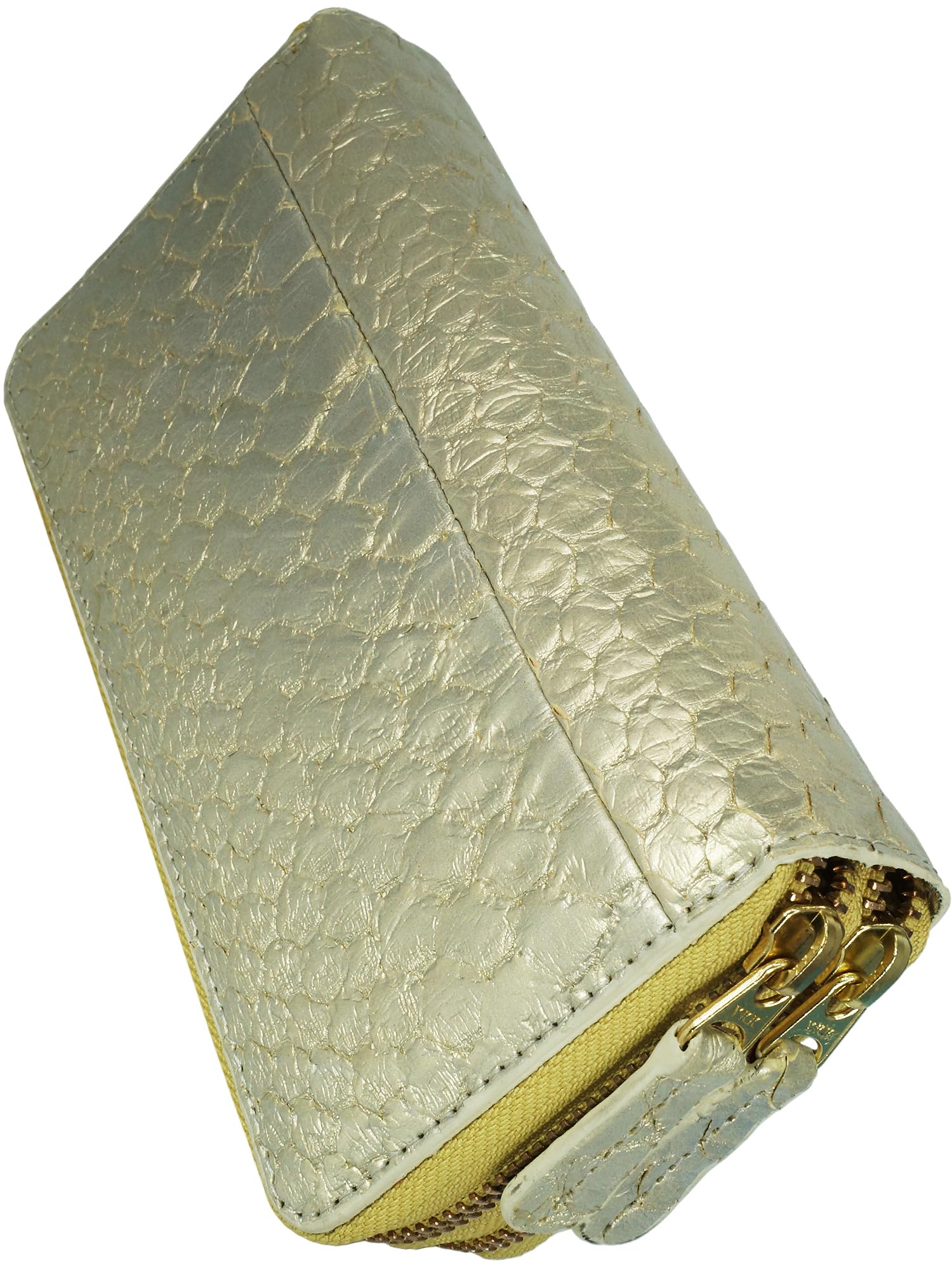 Champagne gold long wallet for men and women, made with genuine snakeskin leather. Features a round zipper, double zipper closure, coin purse, and
Champagne gold long wallet for men and women, made with genuine snakeskin leather. Features a round zipper, double zipper closure, coin purse, and