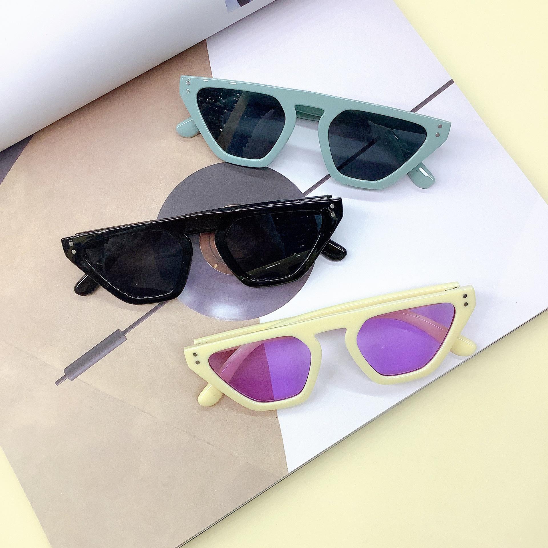 Trendy Kids UV Protection Sunglasses – Stylish Unisex Design for Boys and Girls бежевий/рожевий
Trendy Kids UV Protection Sunglasses – Stylish Unisex Design for Boys and Girls бежевий/рожевий