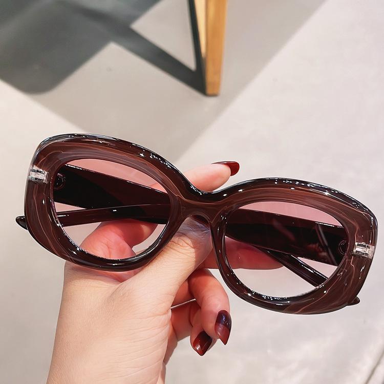 Retro Oversized Frames Circular Shape Sunglasses Women s Brand Design Stylish Sun Eyeglasses Female Outdoor Hip-hop Eyewear UV400 As shown in the figu
Retro Oversized Frames Circular Shape Sunglasses Women s Brand Design Stylish Sun Eyeglasses Female Outdoor Hip-hop Eyewear UV400 As shown in the figu