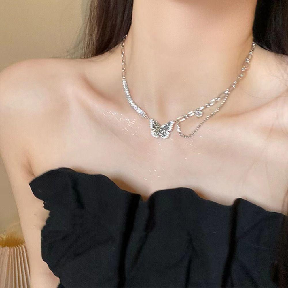 Leather Butterfly Pendant Necklace Zinc Zinc Alloy Double Layer Necklace Clavicle Chain Birthday Gift
Leather Butterfly Pendant Necklace Zinc Zinc Alloy Double Layer Necklace Clavicle Chain Birthday Gift