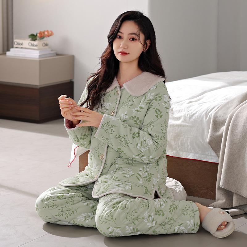 Pajamas Women S Autumn And Winter Three-Layer Thickened Velvet Cotton-Padded Jacket Winter Warm Suit Loungewear 2XL
Pajamas Women S Autumn And Winter Three-Layer Thickened Velvet Cotton-Padded Jacket Winter Warm Suit Loungewear 2XL