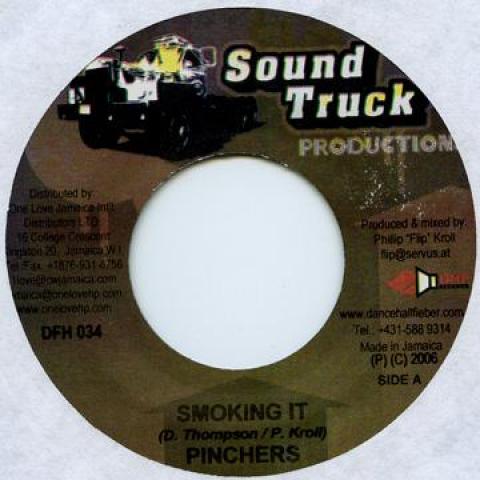 7inch Record PINCHERS / MUSICAL YOUTH - Smoking It / My Girl Sound Truck 2006 Jamaica Reggae, Ska & Dub
7inch Record PINCHERS / MUSICAL YOUTH - Smoking It / My Girl Sound Truck 2006 Jamaica Reggae, Ska & Dub