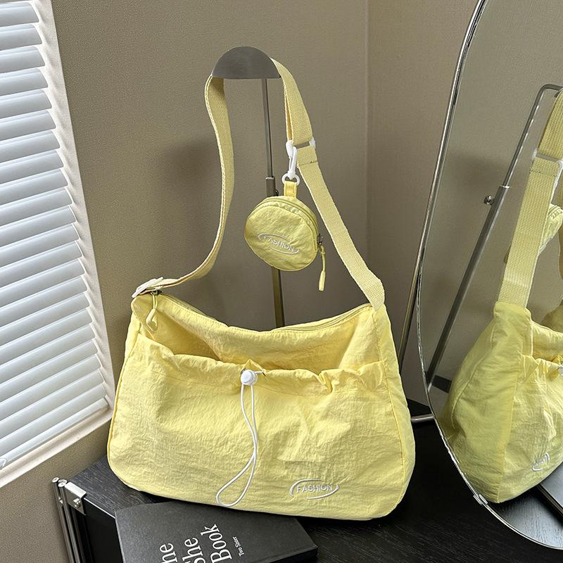 Casual Nyl Shoulder Bags for Women Pleated Design Ladies Drawstring Crossbody Bag Solid Color Girl Handbags Coin Purse Pendant жовтий
Casual Nyl Shoulder Bags for Women Pleated Design Ladies Drawstring Crossbody Bag Solid Color Girl Handbags Coin Purse Pendant жовтий