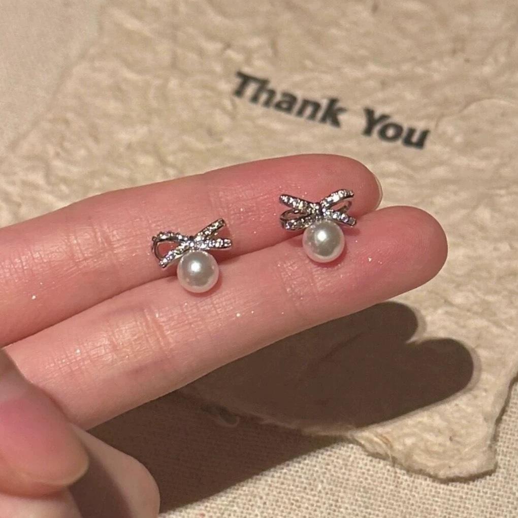 Zhao Ruth pearl small bow stud earrings women s light luxury niche design high-end ins earrings earrings
Zhao Ruth pearl small bow stud earrings women s light luxury niche design high-end ins earrings earrings