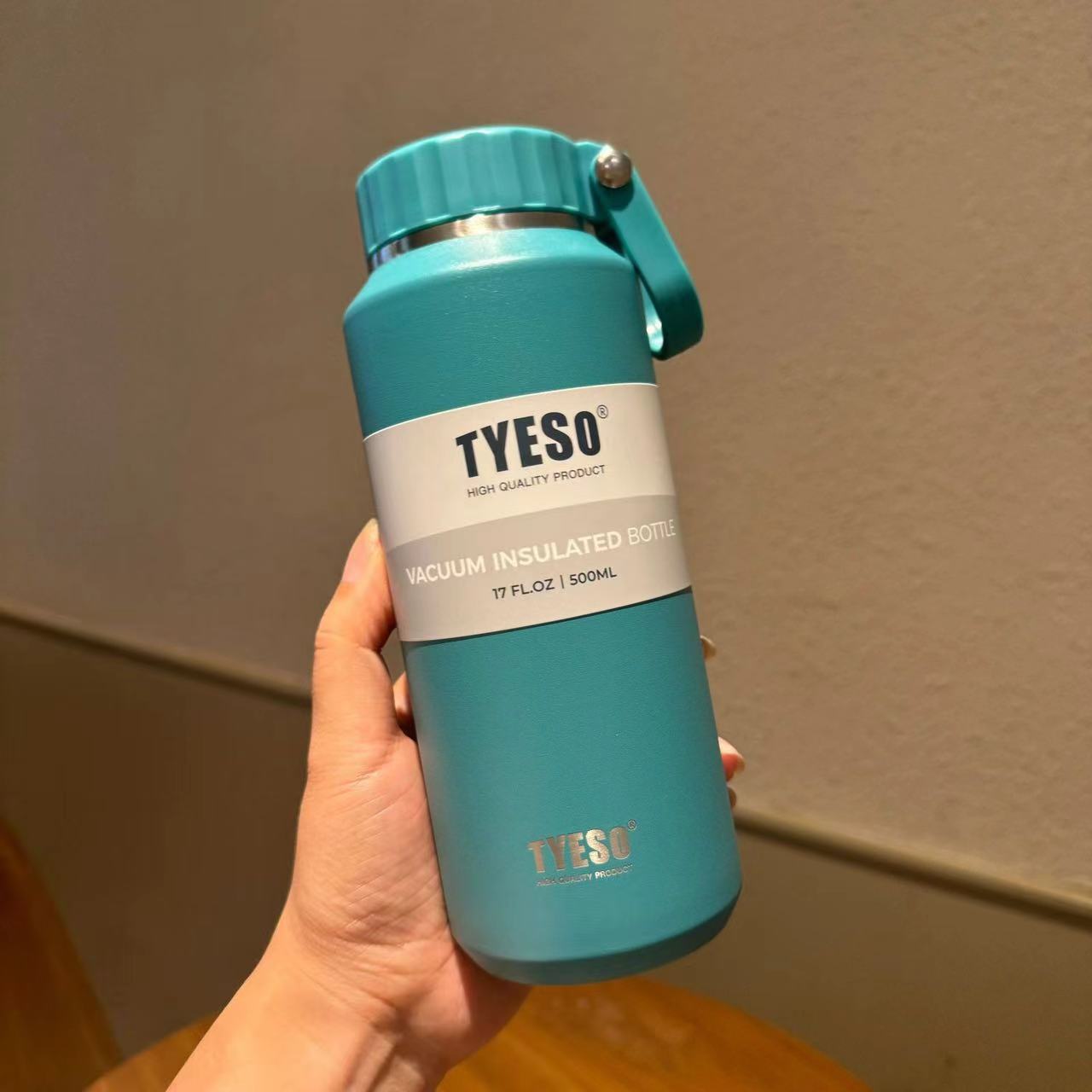 Tyeso Double Tumbler Large Capacity Insulated Easy-Pull Cup Sport Water Bottle for Men Women with Handle Portable Mug Hydration 500ML зелёный
Tyeso Double Tumbler Large Capacity Insulated Easy-Pull Cup Sport Water Bottle for Men Women with Handle Portable Mug Hydration 500ML зелёный