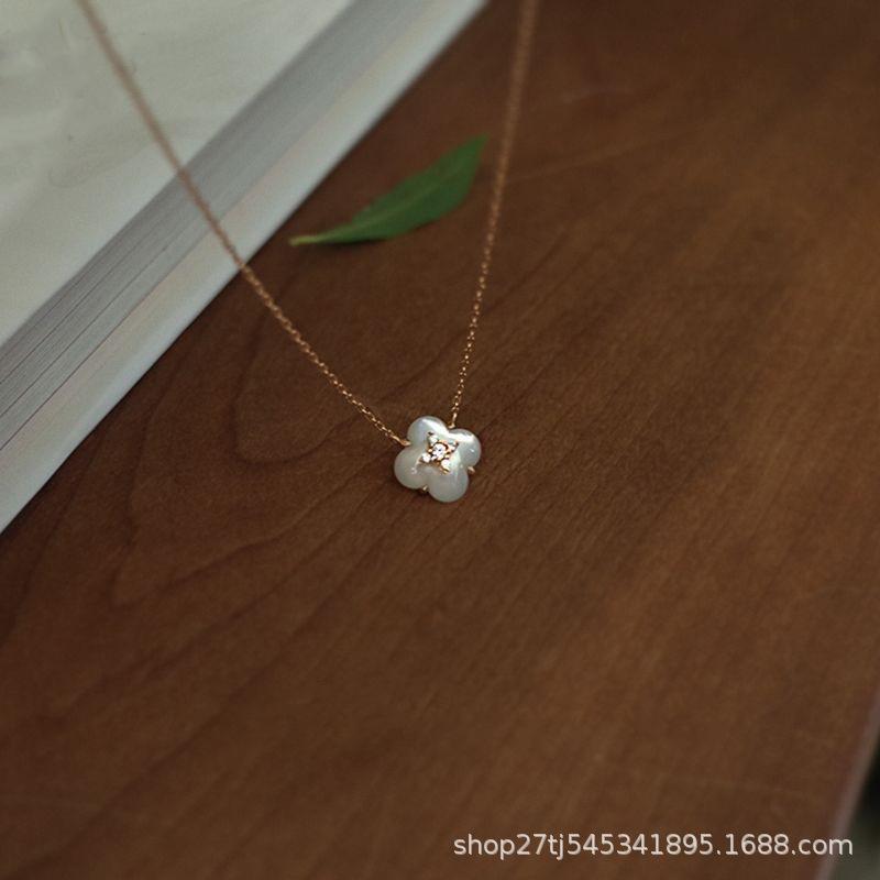 Маленькое состояние, Четырехлистный клевер, Подвеска из циркона с перламутром, Ожерелье, Женский дизайн, Премиальная цепочка для свитера на осень и зиму.
Маленькое состояние, Четырехлистный клевер, Подвеска из циркона с перламутром, Ожерелье, Женский дизайн, Премиальная цепочка для свитера на осень и зиму.