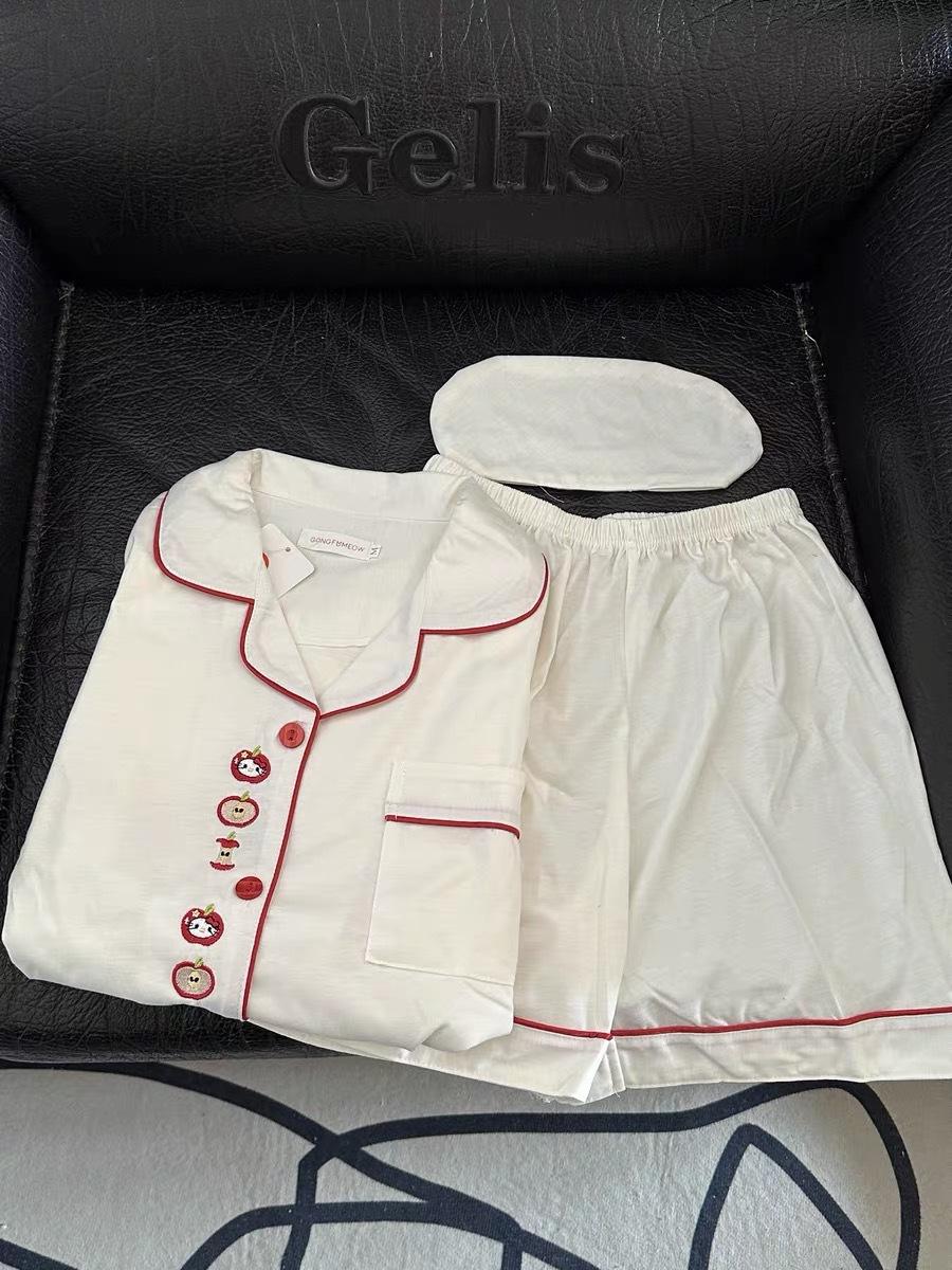Korean simple style red edge apple Hello Kitty pajamas summer short-sleeved shorts two-piece set can be worn outside loungewear S
Korean simple style red edge apple Hello Kitty pajamas summer short-sleeved shorts two-piece set can be worn outside loungewear S