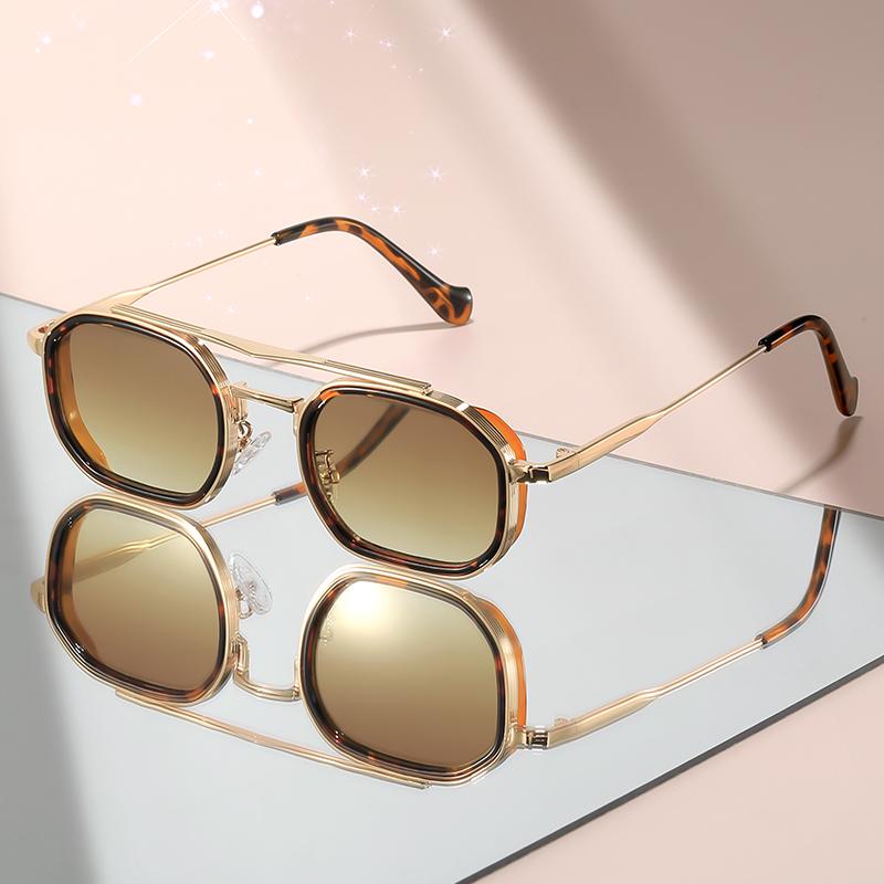 Vintage Style double-beam small-frame metal sunglasses with tortoiseshell tea color contrast accents a unique pair of sunglasses
Vintage Style double-beam small-frame metal sunglasses with tortoiseshell tea color contrast accents a unique pair of sunglasses