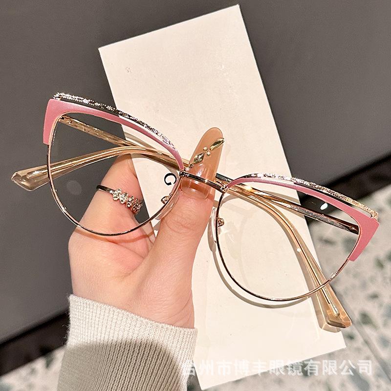 Женские модные металлические очки с вырезанными проемами «кошачий глаз», без диоптрий, блокирующие синий свет
Женские модные металлические очки с вырезанными проемами «кошачий глаз», без диоптрий, блокирующие синий свет