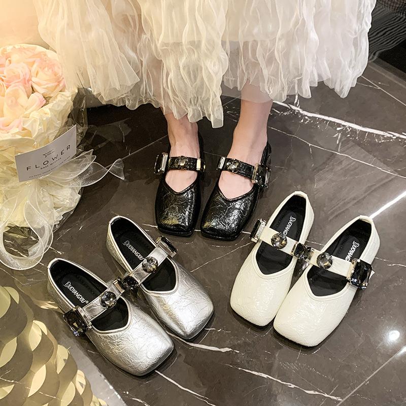 Simple and fashionable solid color casual shoes, new high-end casual shoes in summer 2025, women s versatile 40 срібний
Simple and fashionable solid color casual shoes, new high-end casual shoes in summer 2025, women s versatile 40 срібний