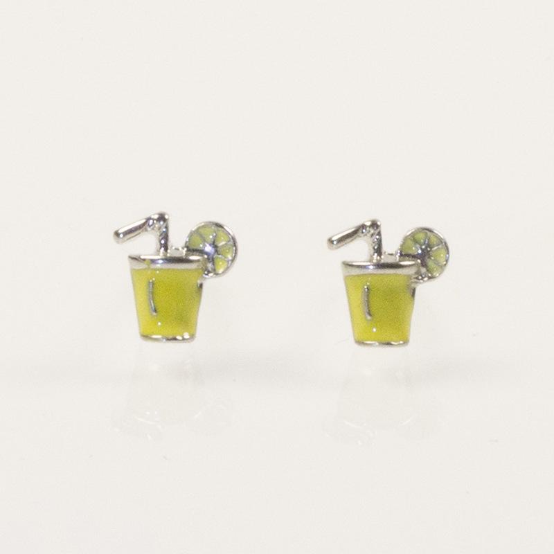 S925 Silver Needle New Cocktail Cup Geometric Alloy Dripping Oil European and American Girl Earrings Are Trendy and Street Shooting Earrings срібний
S925 Silver Needle New Cocktail Cup Geometric Alloy Dripping Oil European and American Girl Earrings Are Trendy and Street Shooting Earrings срібний