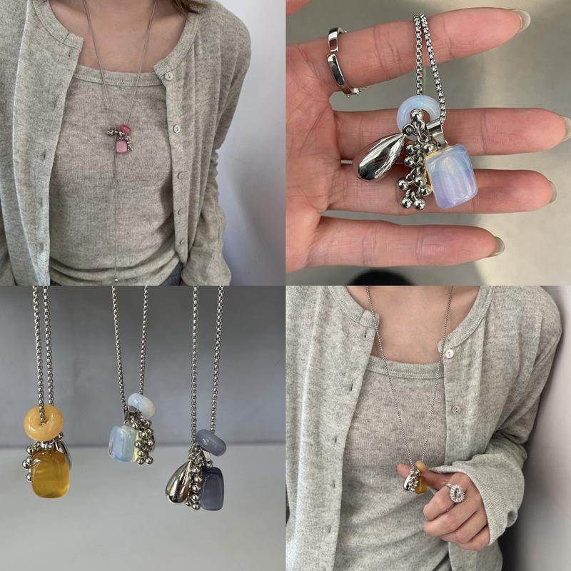 Titanium steel natural stone water drop pendant necklace light luxury high sense fashion collarbone chain versatile temperament niche jewelry women
Titanium steel natural stone water drop pendant necklace light luxury high sense fashion collarbone chain versatile temperament niche jewelry women