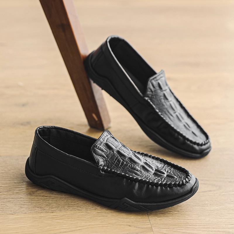 Summer and autumn new men s breathable casual lazy light driving Doudou shoes 44
Summer and autumn new men s breathable casual lazy light driving Doudou shoes 44