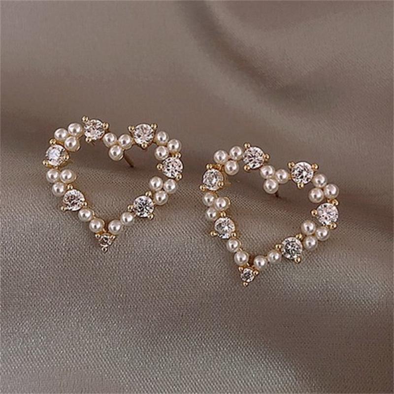New French Retro Crystal Pearl Stud Earrings For Women Exquisite Bee Small Earrings Fashion Jewelry Gift Mujer Boucle D oreille
New French Retro Crystal Pearl Stud Earrings For Women Exquisite Bee Small Earrings Fashion Jewelry Gift Mujer Boucle D oreille