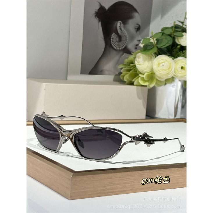 Trade order European and American large-frame sunglasses, personalized UV protection rimless sunglasses for men and women YTT Deep silver frame with bl
Trade order European and American large-frame sunglasses, personalized UV protection rimless sunglasses for men and women YTT Deep silver frame with bl