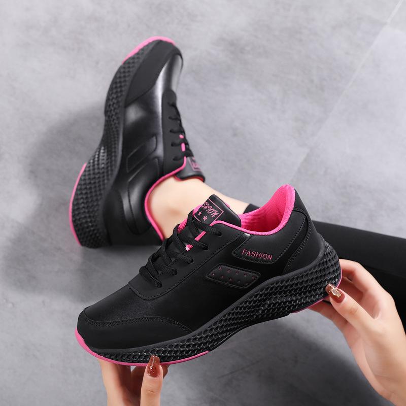 Autumn and winter new women s sports shoes trend ultra-light running shoes leather surface casual large size 35 чорний
Autumn and winter new women s sports shoes trend ultra-light running shoes leather surface casual large size 35 чорний
