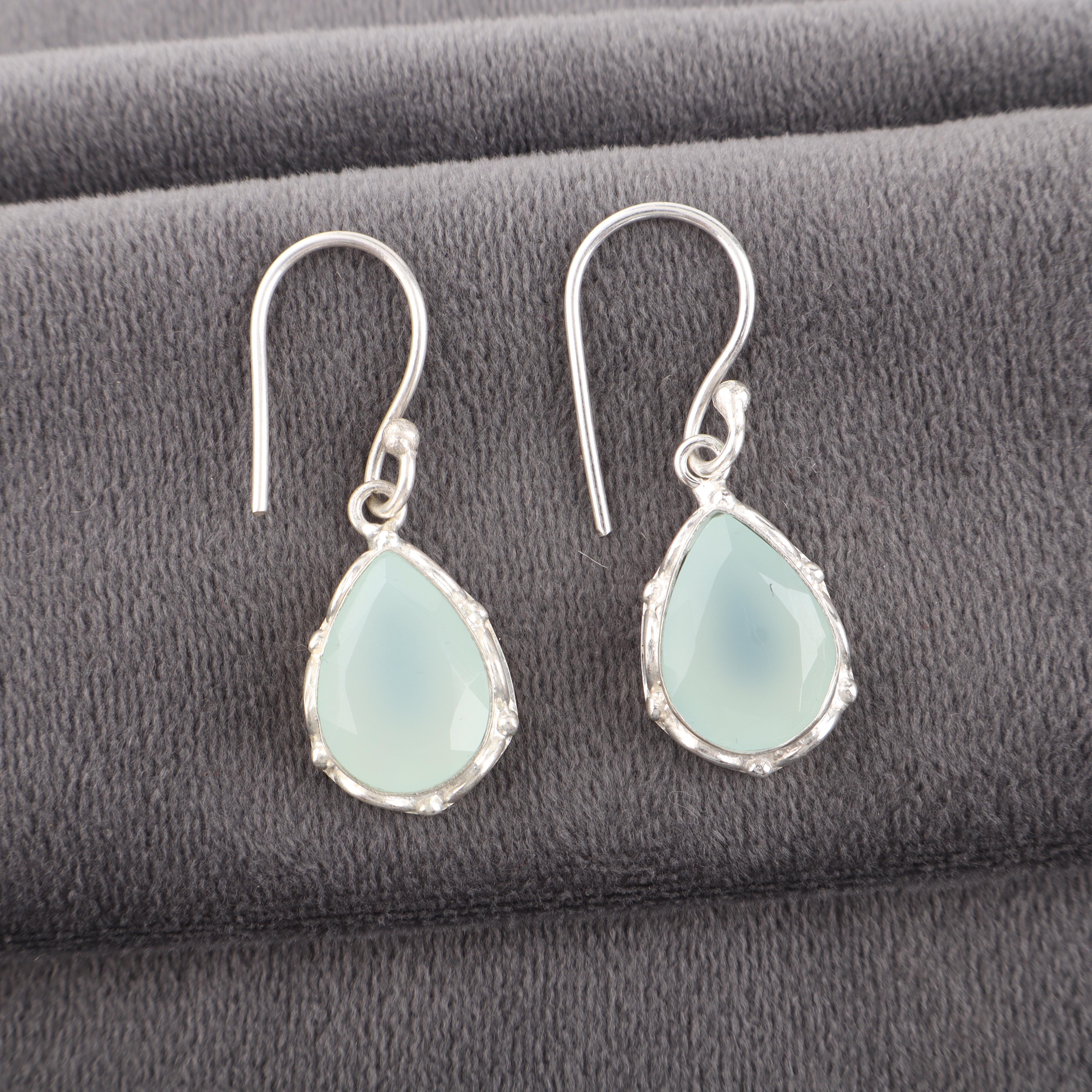 Серьги из аквахалцедона, Ювелирные изделия из стерлингового серебра 925 пробы, Серьги с драгоценными камнями, Изысканные украшения ручной работы, Подарок для нее 1.30 Inches синий
Серьги из аквахалцедона, Ювелирные изделия из стерлингового серебра 925 пробы, Серьги с драгоценными камнями, Изысканные украшения ручной работы, Подарок для нее 1.30 Inches синий