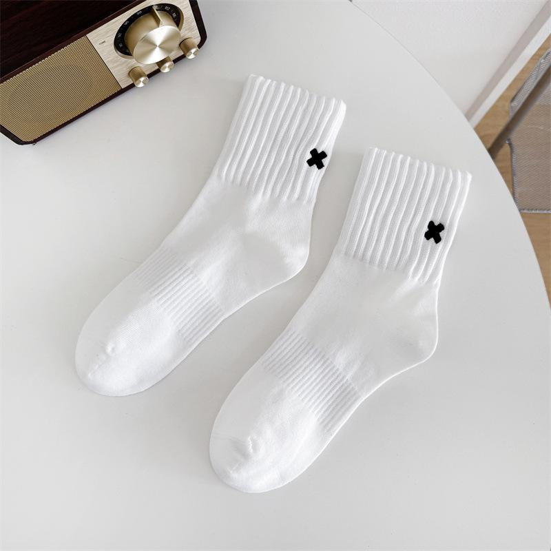 Носки спортивные до середины икры с вышивкой в корейском стиле City Boy - Мужские хлопковые уличные One size 36-45 (Seamless) белый
Носки спортивные до середины икры с вышивкой в корейском стиле City Boy - Мужские хлопковые уличные One size 36-45 (Seamless) белый