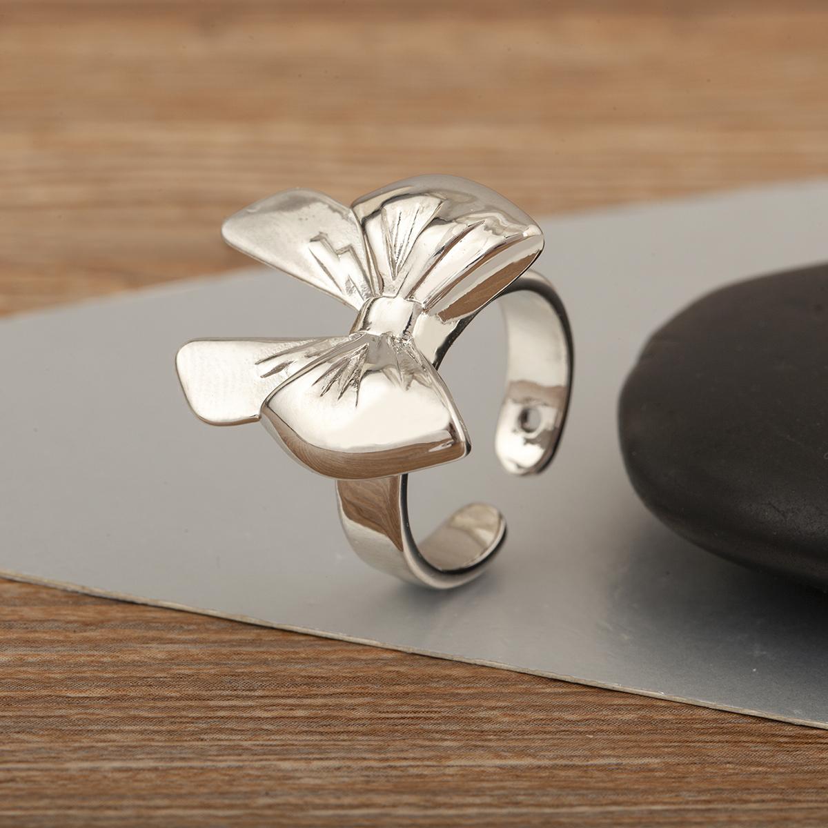 Nidin New Arrival Romantic Bow Shape Open Rings Adjustable For Female Male Elegant Fashion Finger Jewelry Birthday Party Gifts resizable срібний
Nidin New Arrival Romantic Bow Shape Open Rings Adjustable For Female Male Elegant Fashion Finger Jewelry Birthday Party Gifts resizable срібний