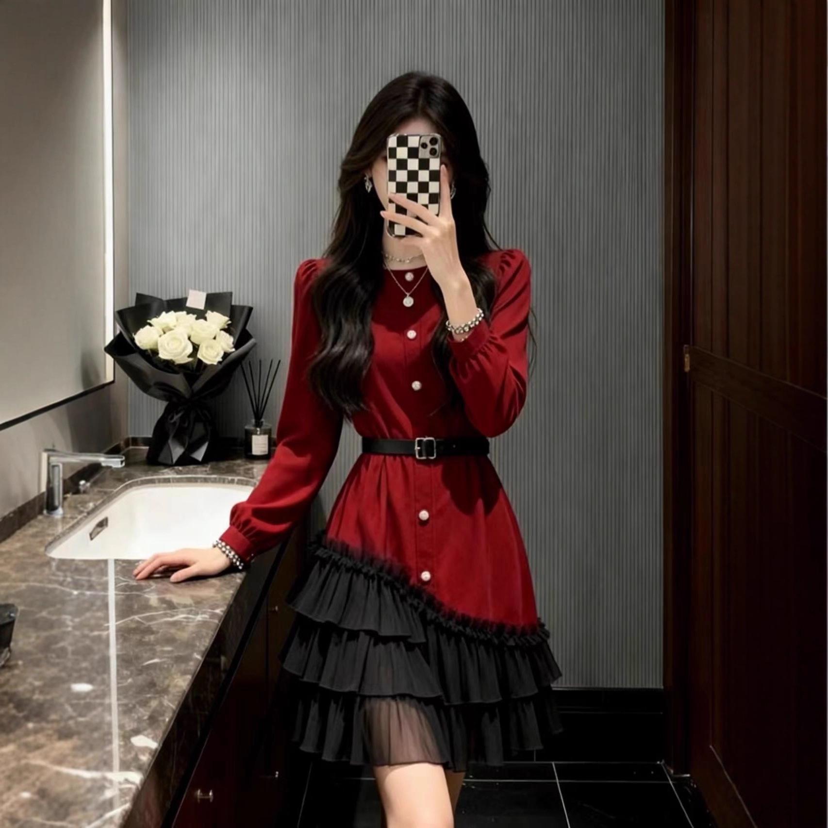 Red Ruffle Patchwork Waist-Cinched Dress - Winter 2026 Elegant High-End Birthday Skirt for Women XL
Red Ruffle Patchwork Waist-Cinched Dress - Winter 2026 Elegant High-End Birthday Skirt for Women XL