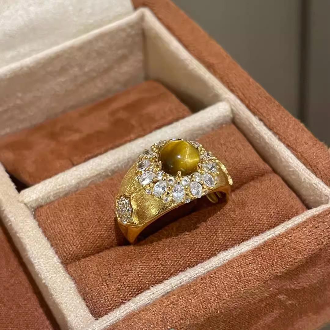 Zircon Tiger s Eye Open Ring Women s Light Luxury High-end Fashion Ring Exquisite Medieval Jewelry
Zircon Tiger s Eye Open Ring Women s Light Luxury High-end Fashion Ring Exquisite Medieval Jewelry