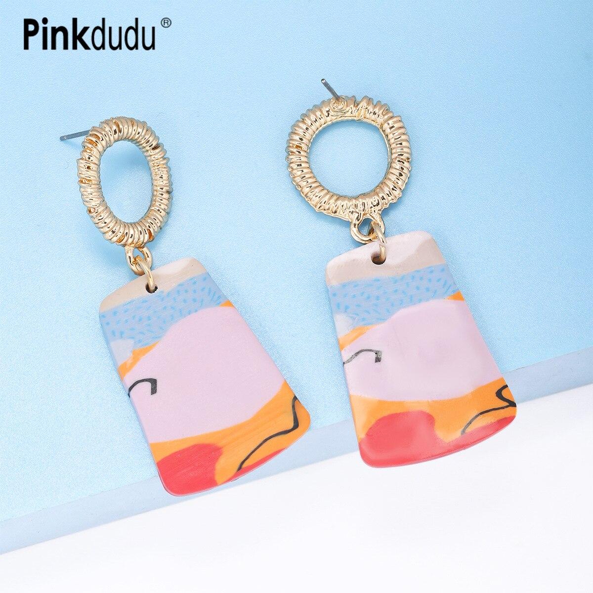 Pinkdudu модные красочные полимерные серьги-капли с рисунком романтические винтажные креативные геометрические серьги для женщин ювелирные изделия PD1251
Pinkdudu модные красочные полимерные серьги-капли с рисунком романтические винтажные креативные геометрические серьги для женщин ювелирные изделия PD1251