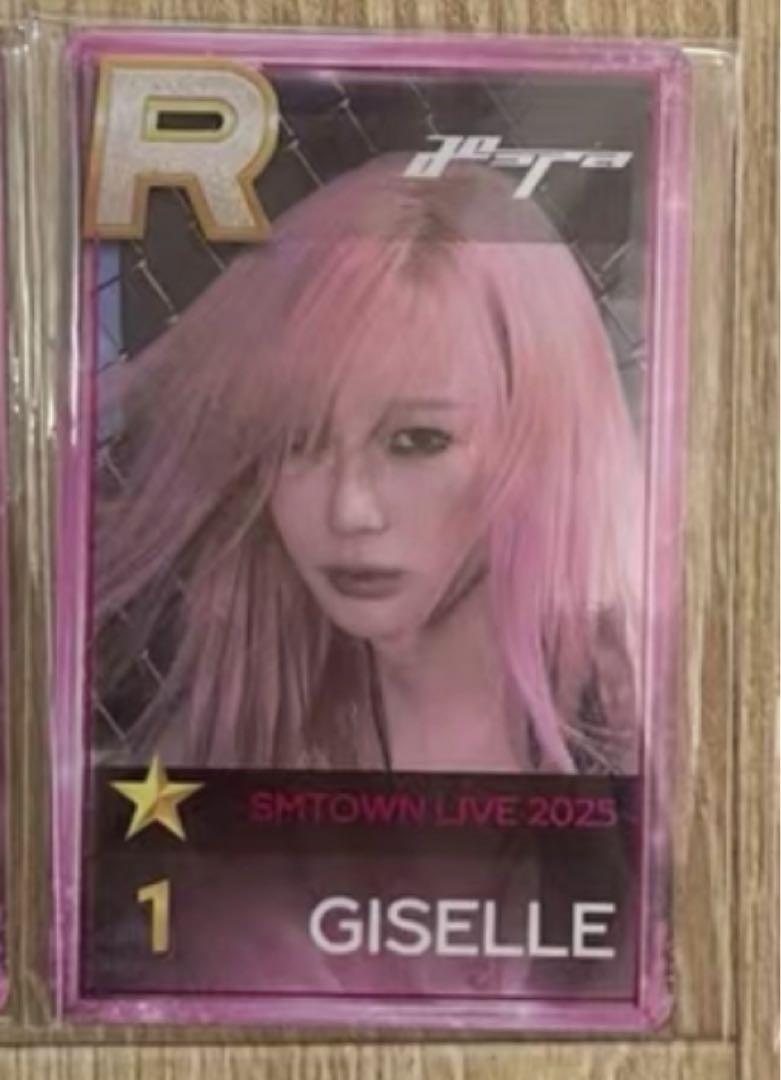 Б/у SMTOWN LIVE 2025 aespa GISELLE SUPERSTAR официальная фотокарточка розовая версия. Ограниченное VIP-место РЕДКОЕ
Б/у SMTOWN LIVE 2025 aespa GISELLE SUPERSTAR официальная фотокарточка розовая версия. Ограниченное VIP-место РЕДКОЕ