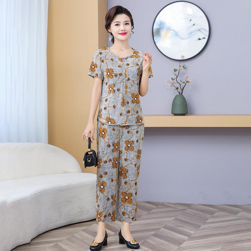 Stylish Summer Maternity Two-Piece Suit: Short-Sleeved Top & Pants for Middle-Aged & Elderly Women - Slimming, Tummy-Covering Design 2XL (100-115 lbs) хакі
Stylish Summer Maternity Two-Piece Suit: Short-Sleeved Top & Pants for Middle-Aged & Elderly Women - Slimming, Tummy-Covering Design 2XL (100-115 lbs) хакі