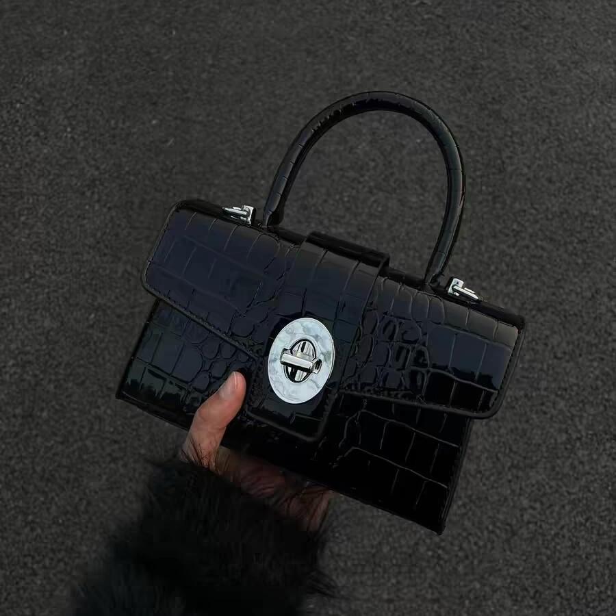Sweet and cool Spice Girl crocodile pattern patent leather bag, high-end texture portable small square bag 2025 new locomotive messenger bag woman чорний
Sweet and cool Spice Girl crocodile pattern patent leather bag, high-end texture portable small square bag 2025 new locomotive messenger bag woman чорний