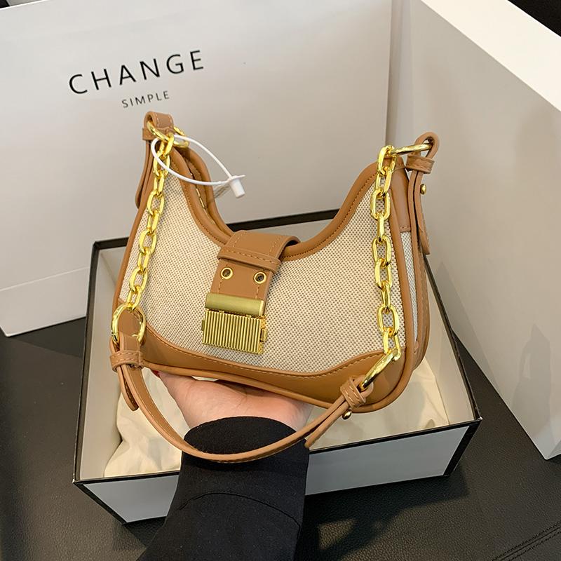 Fashionable Spliced Women s Single Shoulder Bag Underarm Chain Strap Crossbody Bag with Safe Metal Lock Crescent Moon Bag
Fashionable Spliced Women s Single Shoulder Bag Underarm Chain Strap Crossbody Bag with Safe Metal Lock Crescent Moon Bag