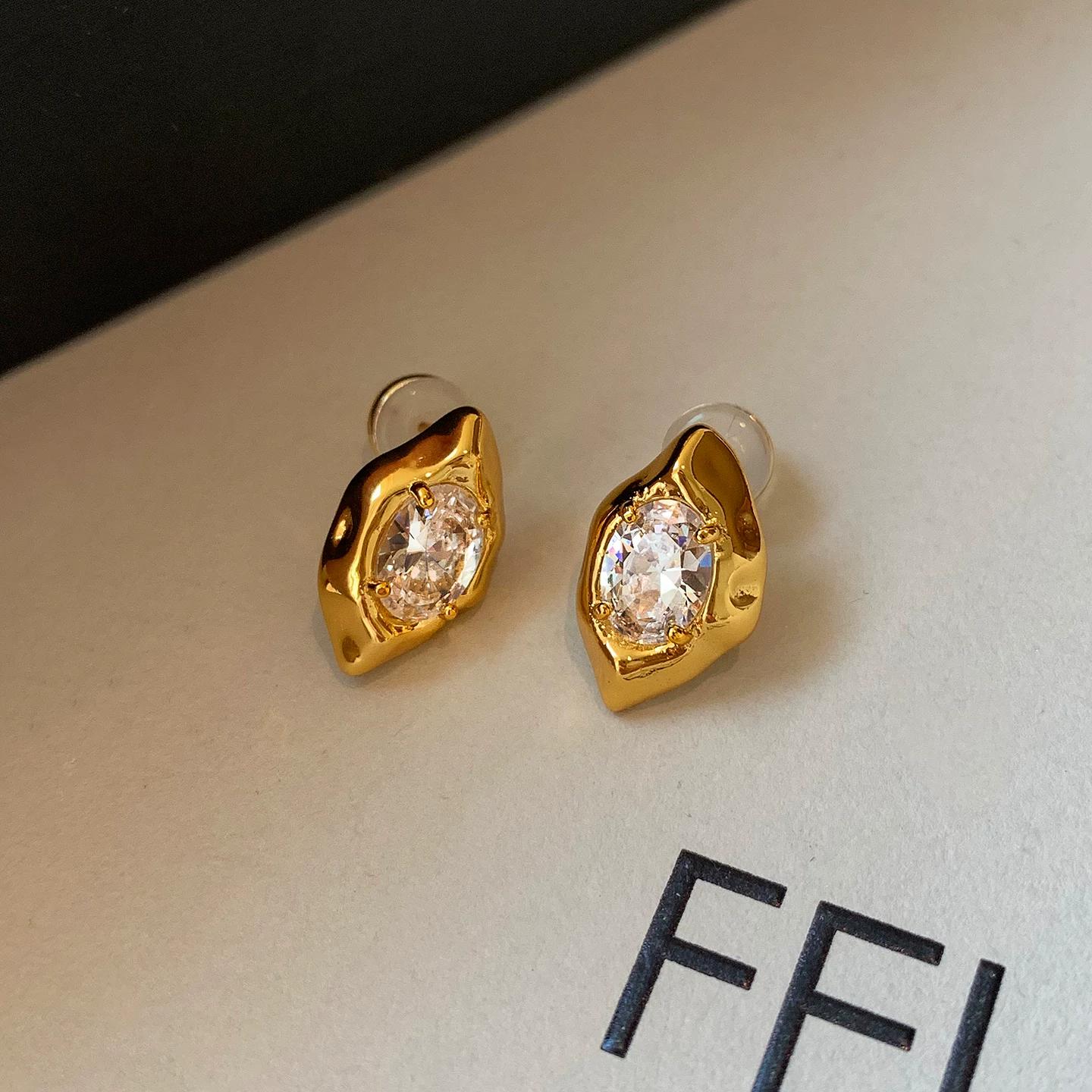 Super Sparkling! Fire-Colored Marquise Zircon Earrings for Women, 2026 New European and American Style, Light Luxury, High-End, Unique Earrings золотой
Super Sparkling! Fire-Colored Marquise Zircon Earrings for Women, 2026 New European and American Style, Light Luxury, High-End, Unique Earrings золотой
