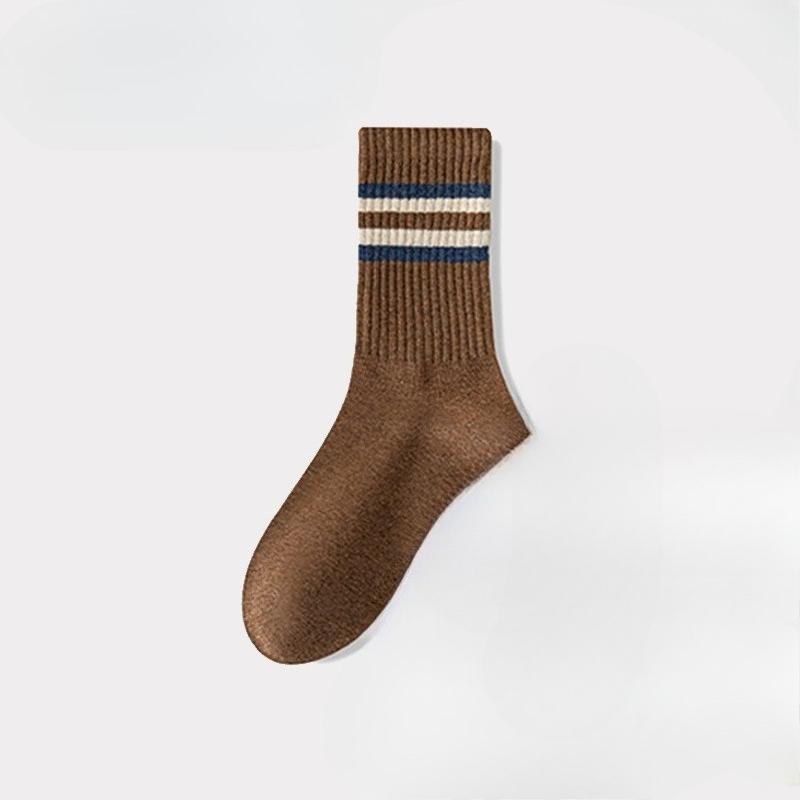 Мужские новые осенне-зимние винтажные трендовые модные деловые спортивные удобные полосатые гольфы из хлопка 1 pair кофейный
Мужские новые осенне-зимние винтажные трендовые модные деловые спортивные удобные полосатые гольфы из хлопка 1 pair кофейный