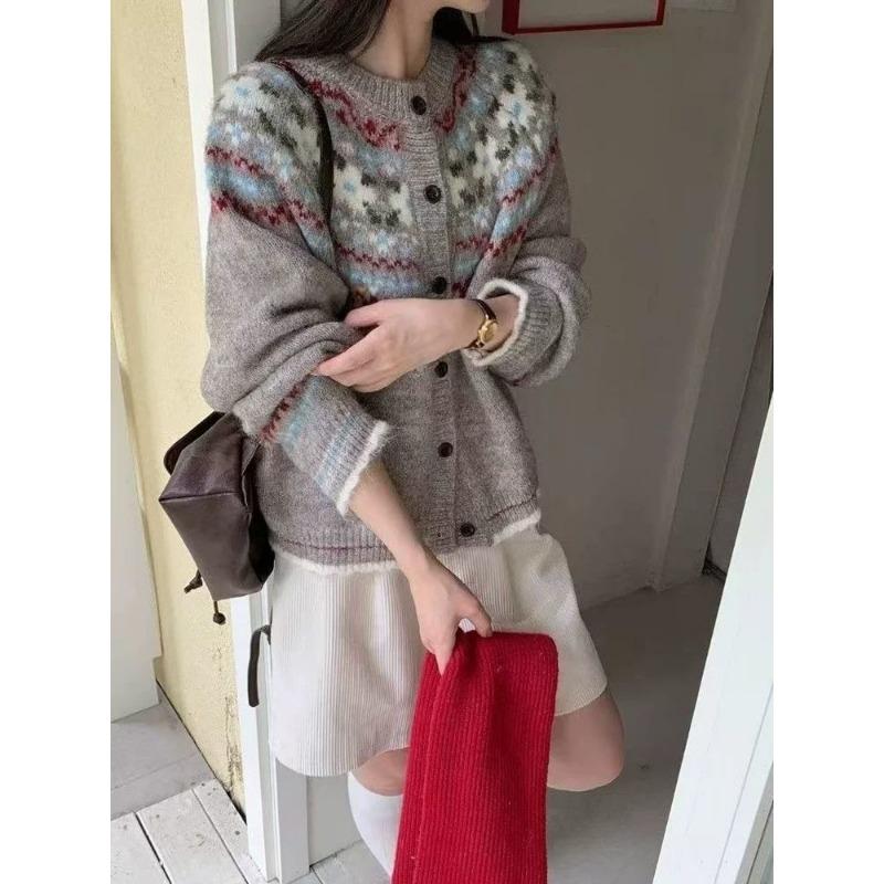 Fair Isle Jacquard High-end Sweater Jacket for Women Autumn New Loose Retro Contrasting Lazy Style Knitted Cardigan Onesize сірий
Fair Isle Jacquard High-end Sweater Jacket for Women Autumn New Loose Retro Contrasting Lazy Style Knitted Cardigan Onesize сірий
