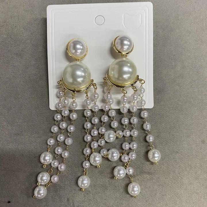 Silver needle pearl beaded round fringed earrings French retro fashion simple stud earrings light luxury high-end earrings women
Silver needle pearl beaded round fringed earrings French retro fashion simple stud earrings light luxury high-end earrings women
